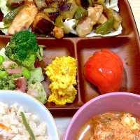 胸肉と茄子のポン酢炒め&かぼちゃサラダ&キムチ豆腐豆乳スープ&しらすまぜご飯&昨日の残り| なおさん
