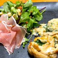 チキンのチーズロールと生ハムサラダ🥗
