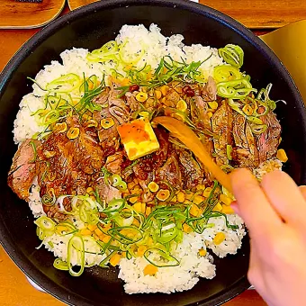 Snapdishの人気料理写真:ステーキ肉でペッパーライス