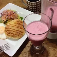 「Cranberry yogurt」
クランベリーのヨーグルトドリンクで朝ごはん💦|ばくあんしゃさん