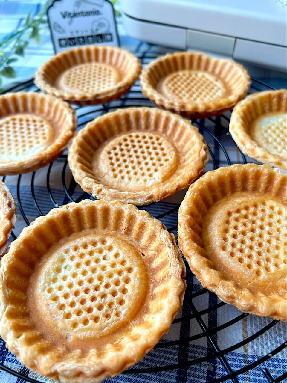 【ビタントニオ使いたおし隊💛ワッフル&ホットサンドベーカー】タルトレットプレート de 冷凍パイシートで簡単タルト台|まなまな♡さん