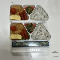 ☆ほうれん草のごま和え☆赤ウインナー☆サーモンメンチ☆カニクリームコロッケ☆卵焼き☆プチトマト☆梅菜めし（おにぎり）| Saharaさん