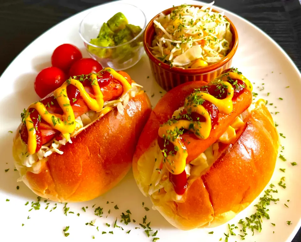 朝ごはんは🌭ロールパンホットドッグ|KANAさん