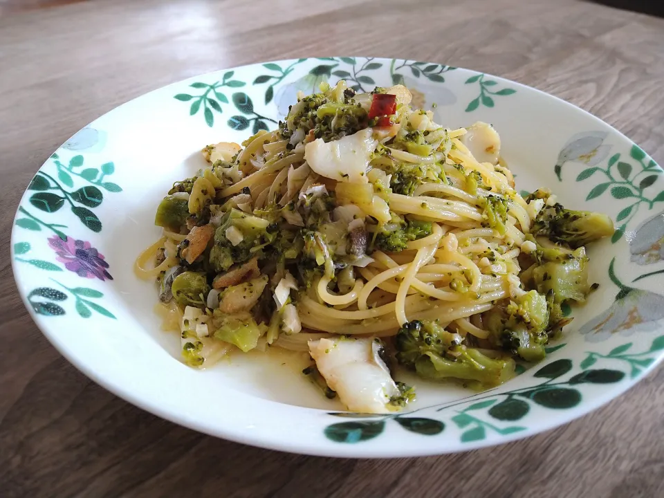くたくたブロッコリーと鱈のパスタ|古尾谷りかこさん