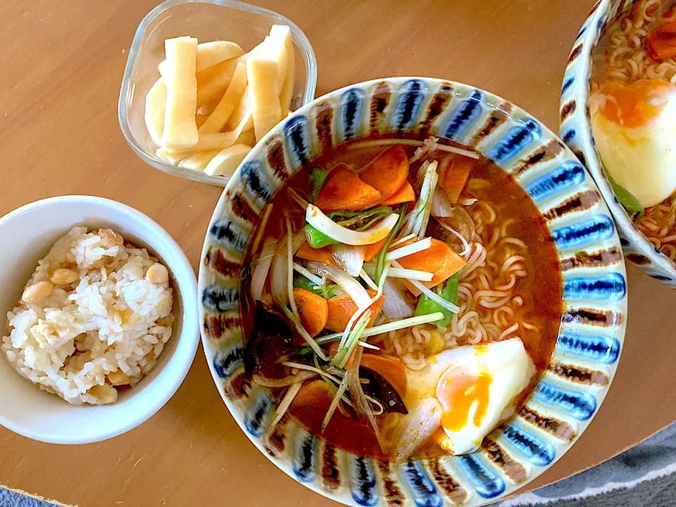 ゴールデンウィークのUPし忘れ。珍しくインスタントラーメン🍜|さくたえさん