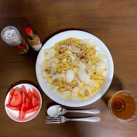 ツナと新玉ねぎ入りペペロンチーノ　家内（はやと）が明日か明後日来名する予定だったのが急遽今日の夜来ることになり、1時間時間休を取って帰宅し大慌てでマンションの掃除をしてから作りました。これから名古屋駅に迎えに行きます。明日からしばらくはぼっち晩ご飯脱却です。| なびさん