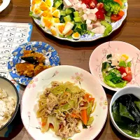 白菜と豚バラの甘辛煮　わかめと白菜のスープ　コブサラダ　無限かぼちゃ|おさむん17さん