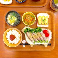 豆苗の豚バラ巻きのおぼんごはん