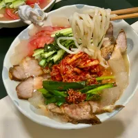 コシの強い韓国チョル麺を使って冷麺　　　　　　スープはシャーベット状にして|Takeshi  Nagakiさん