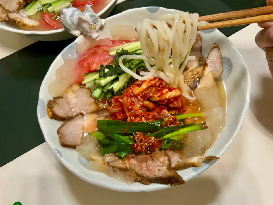 コシの強い韓国チョル麺を使って冷麺　　　　　　スープはシャーベット状にして|Takeshi  Nagakiさん