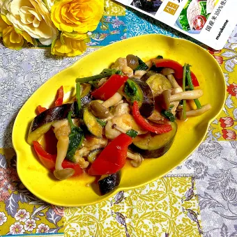 Snapdishの人気料理写真:鶏肉と野菜のピリ辛炒め✨