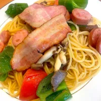 ベーコンとソーセージと野菜のスパゲッティ|Tomyさん
