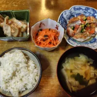 鶏もも肉醤油焼き、キャロットラペ、豚バラ大根|りりこさん