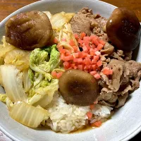 すき焼き丼|はっちぃさん
