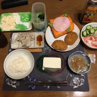 ご飯、贅沢焼売、コロッケ、酢の物、野沢菜漬け、ポテトサラダ、六条麦茶、心太、ピザトースト(夕飯)|enarinさん