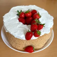 いちご溢れる紅茶のシフォンケーキ