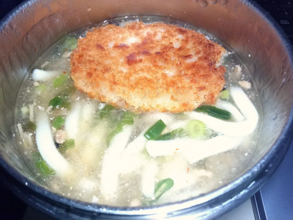 みぞれ仕立てのなめ茸と肉そぼろ入りとろみ付きコロッケうどん|darkbaronさん