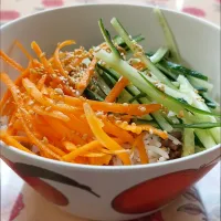 サラダ丼？|きつねさん