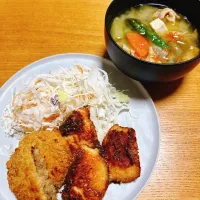 コロッケ、鶏むね肉の唐揚げ
豚汁
