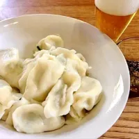 「水餃子de晩酌」🥟
❶ 和がらし＋梅ポン酢
❷きざみニンニク＋塩＋ゴマ油|ばくあんしゃさん