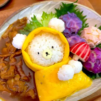 Snapdishの人気料理写真:レインコートくまちゃんと紫陽花ポテサラのカレーライスプレート