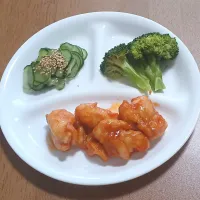 きゅうりの酢の物、ブロッコリー、鶏肩小肉のガーリックケチャップ炒め|ナナさん