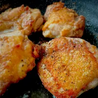 鶏モモ肉のカリカリ焼き🐓|みゆきさん