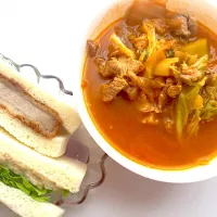 味噌キムチスープと味噌豚カツソースのサンドイッチ|ストロベリーさん