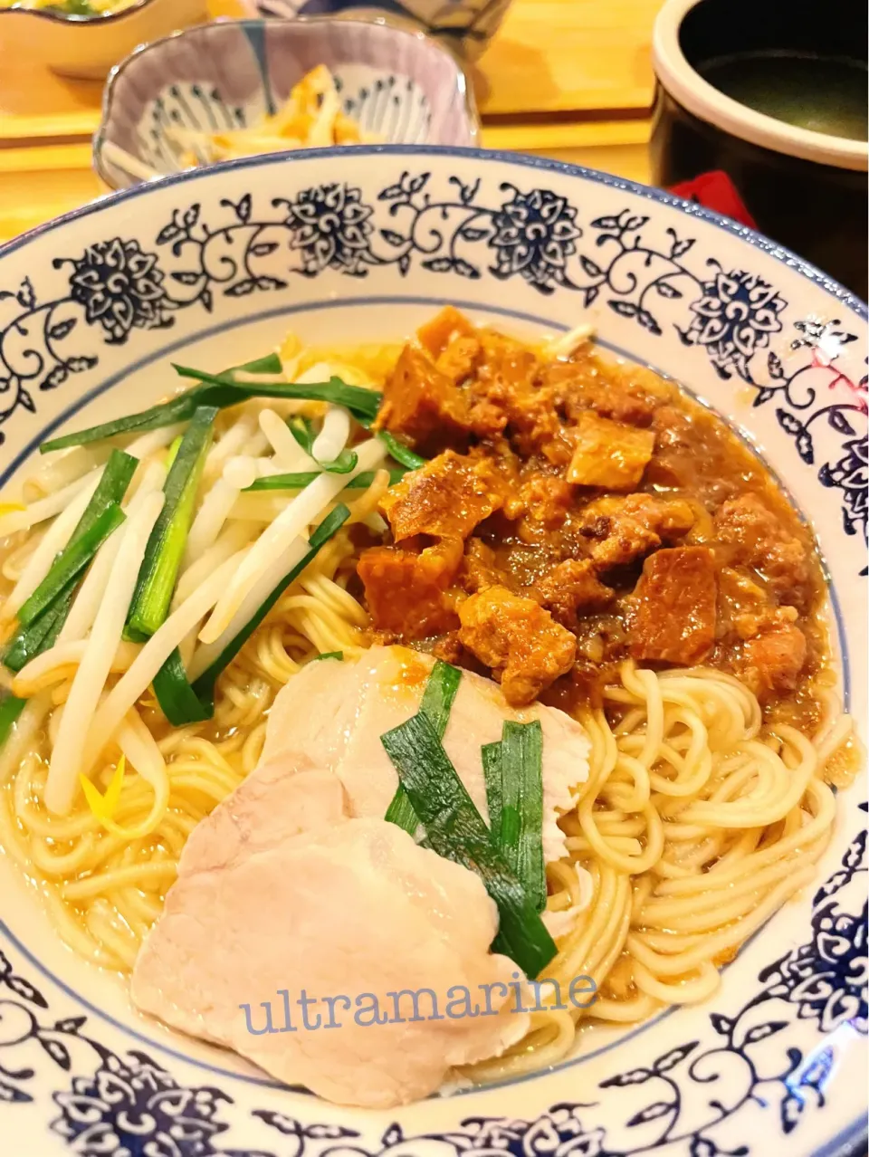 ＊🇹🇼台湾料理屋さんで、ルーロー汁なし麺♪＊|ultramarineさん
