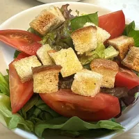 サクサク、クルトンサラダ🥗|チョコレートさん