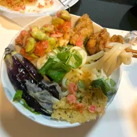 そら豆の天ぷらと茄子天と鳥天で香川の２０分茹でてもシッコシコのおうどんをぶっかけで|Takeshi  Nagakiさん