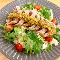 マグロのレアステーキ　ネギと生姜たれ