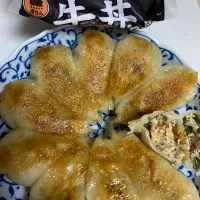 吉野家牛丼の素をアレンジした餃子🥟