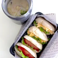 さつまいものシチューとロールパンサンドのお弁当！|ikumonさん