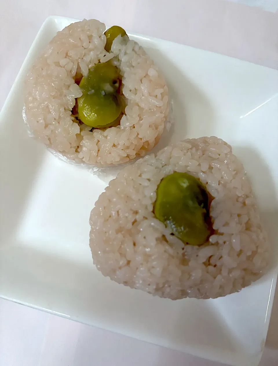 そら豆のおにぎり🍙|Syonaさん