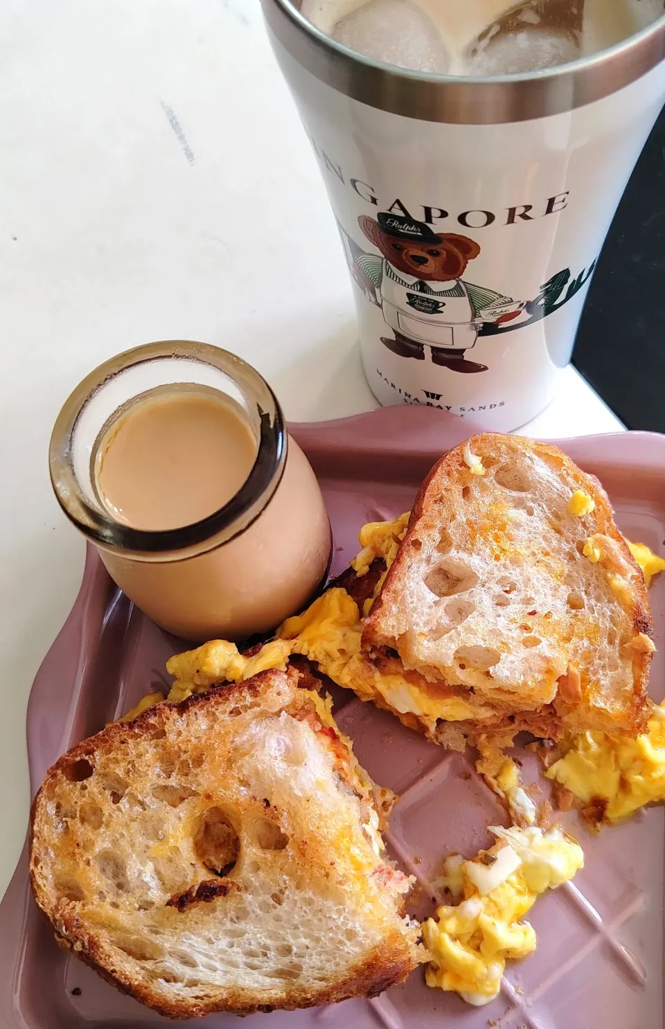 Simple dinner😋spicy tuna eggs sourdough sandwich with caramel pudding iced coffee 😍😚😚|🍒lynnlicious🍒さん