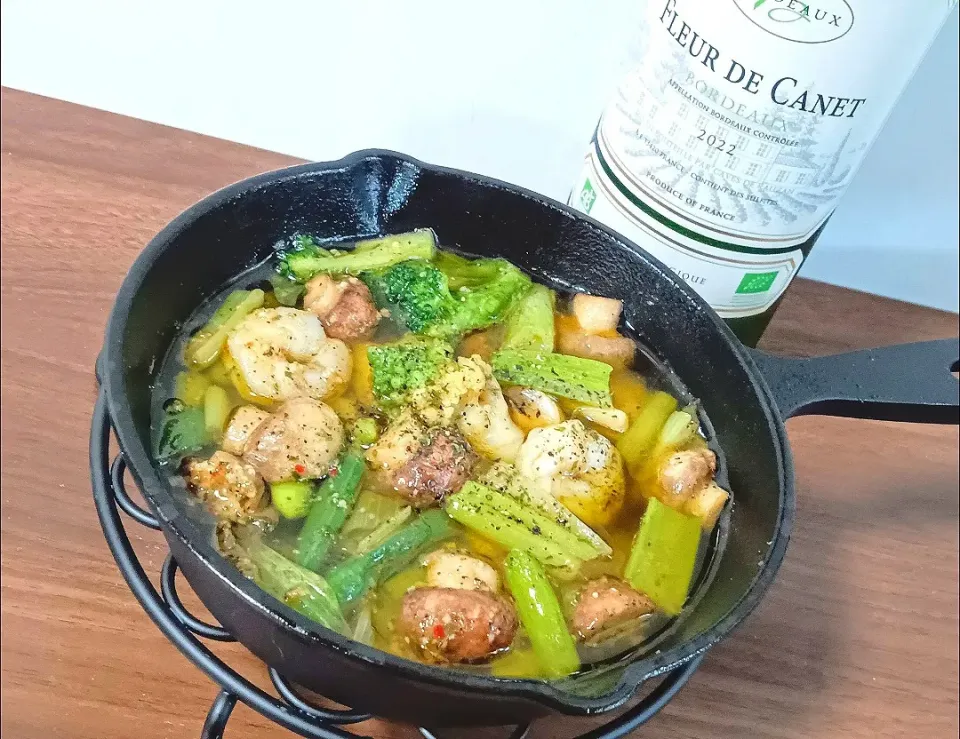 【自作】小海老とマッシュルーム、枝豆と色々緑野菜のアヒージョ🍷|Falco*さん