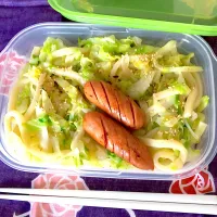 キャベツ焼きうどん🥬|つわぶきさん