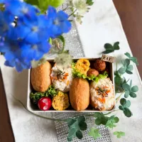 5/27❤︎主人の五目いなり寿司弁当🌱

＊ 五目いなり寿司
＊ 九条ねぎ桜海老入りたまご焼き
＊ 鶏つくね
＊ ほうれん草の胡麻和え|Makinsさん