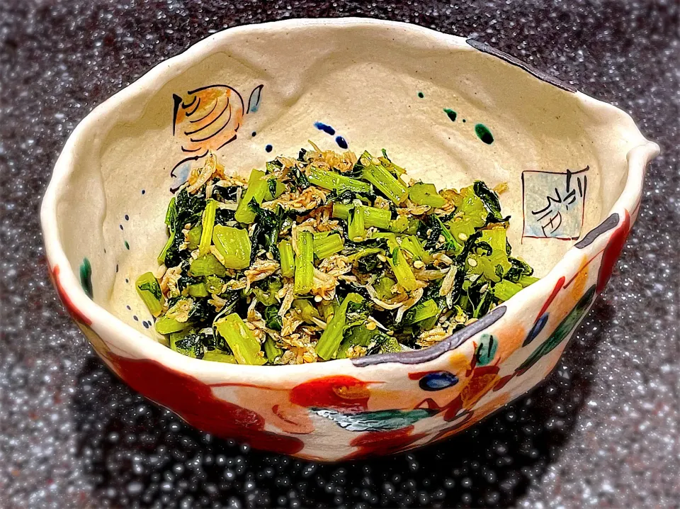 大根葉としらすの炒め　Flowerさんの料理 息子のお弁当|Flowerさん