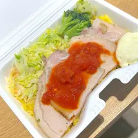 シーフードパエリアとローストポーク|yさん