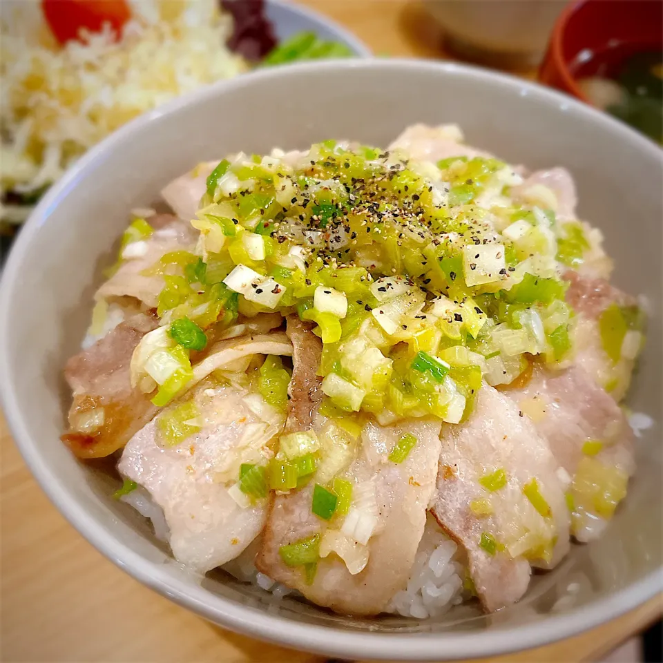 ネギ塩豚丼|かわうそcookingさん