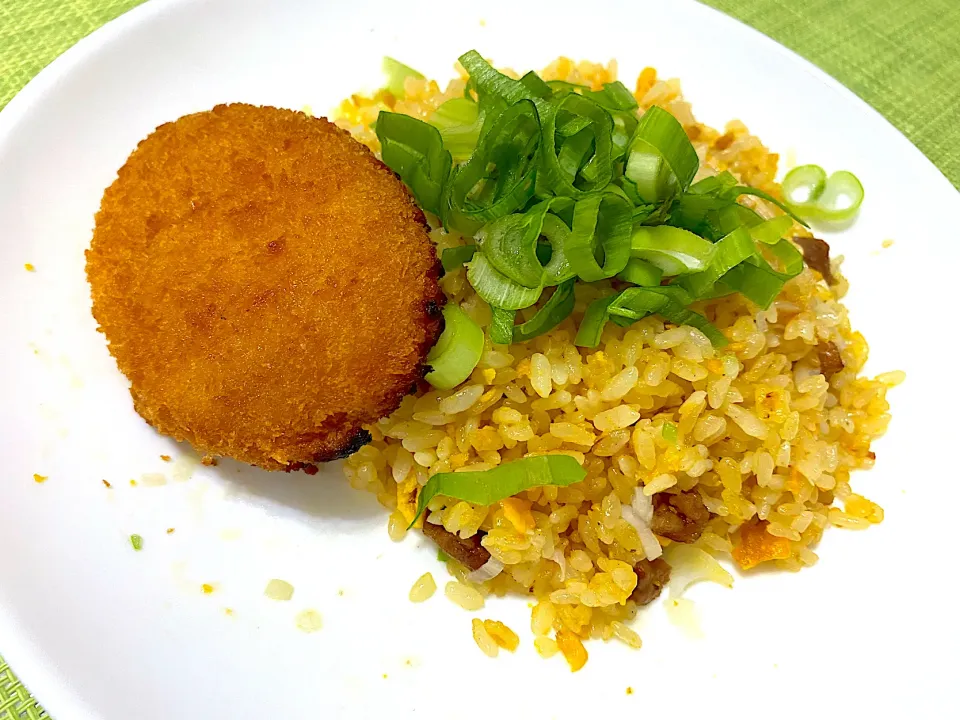 お手軽コロッケチャーハン|単身赴任のっちさん