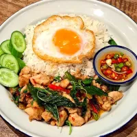 Gaprao Gai Kai Dao 🍚🌶🐔🍳🤤