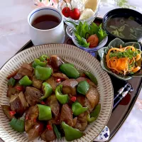 ピリ辛炒め茄子丼|🌼あかね🌼さん