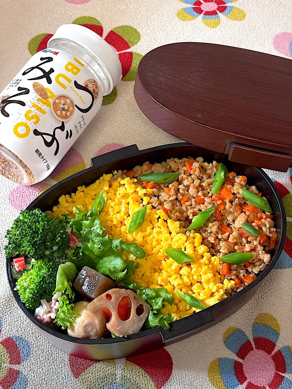 鶏そぼろ弁当|Chiharϋnさん