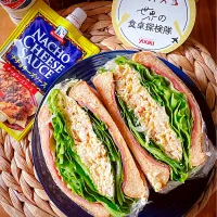 ナチョチーズでキャベ玉ハムレタスサンド🥪