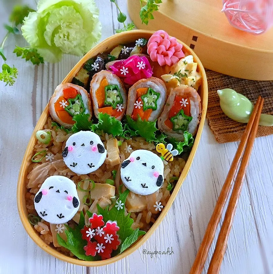 🌱💠(ﾟ∈ﾟ　)🌱
シマエナガさんと
筍ときのこの炊き込みご飯弁当|ayano.adshさん