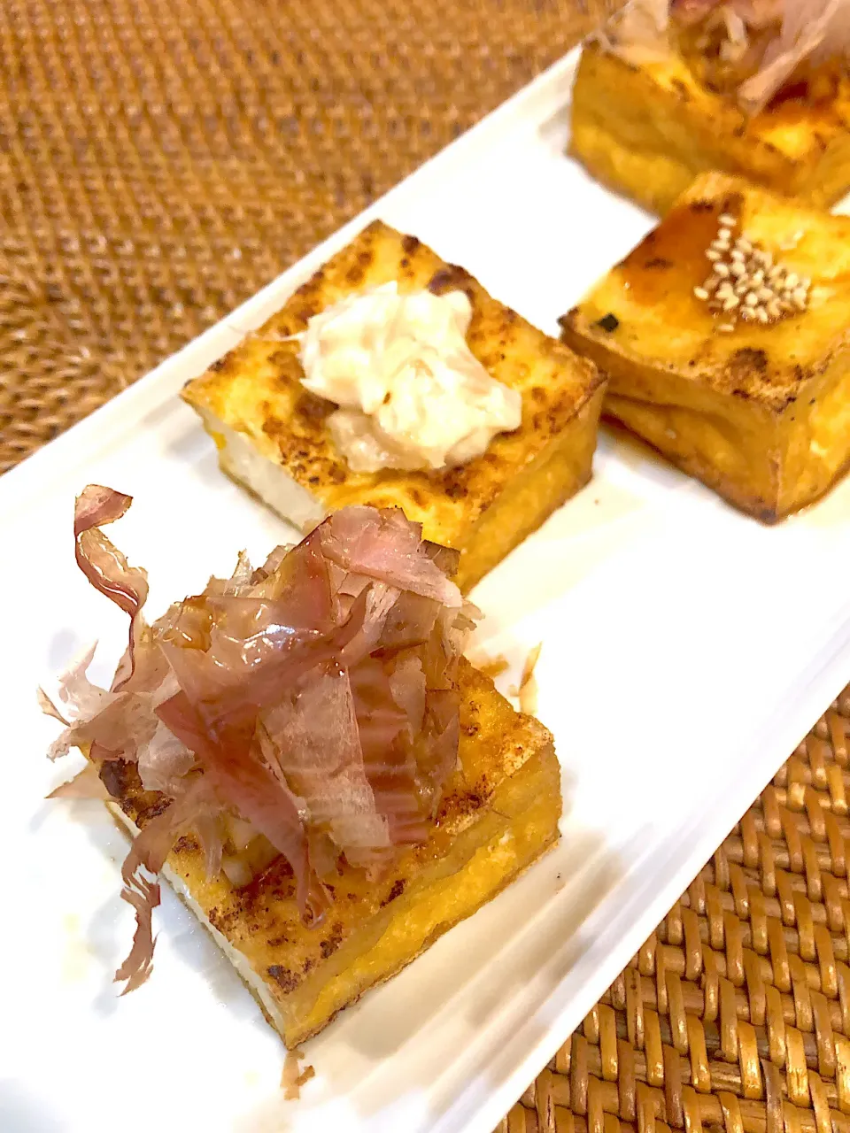 厚揚げ3種〜鰹節とネギと醤油、マヨネーズと新生姜の甘づ漬け、焼肉のタレと白胡麻〜|うーくーちゃんさん