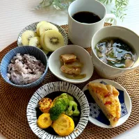 普通すぎる朝ごはん|らぴすらずり(らぴ)さん